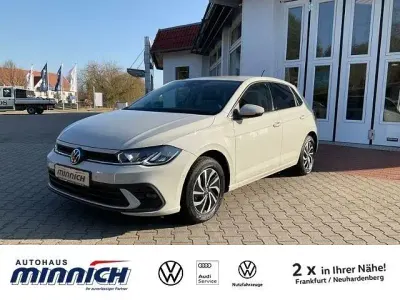 Używany VW Polo Life 90 KM (66 kW) 2022 Szary Hatchback