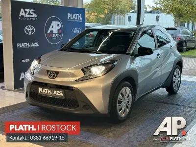 Gebraucht Toyota Aygo X X-play 72 PS (52 kW) 2022 Silber SUV
