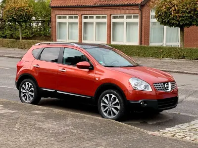 Gebraucht Nissan Qashqai I-Way 141 PS (103 kW) 2010 Rot SUV
