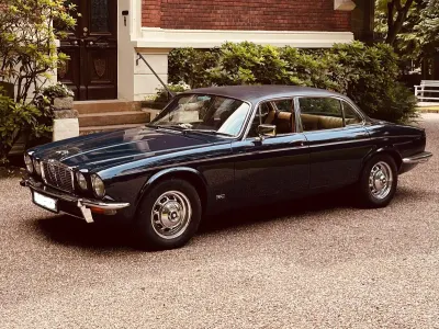 Gebraucht Jaguar XJ12 295 PS (216 kW) 1986 Blau Limousine