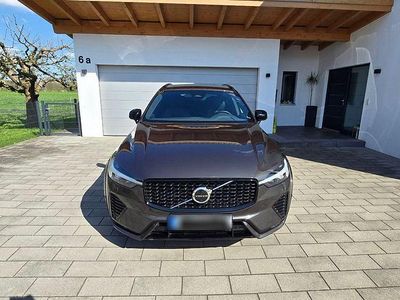 Second-hand Volvo XC60 R-Design 197 CP (144 kW) 2022 Gri SUV