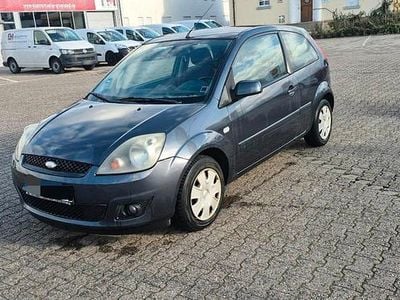 Begagnad Ford Fiesta 80 HK (58 kW) 2007 Grå Halvkombi