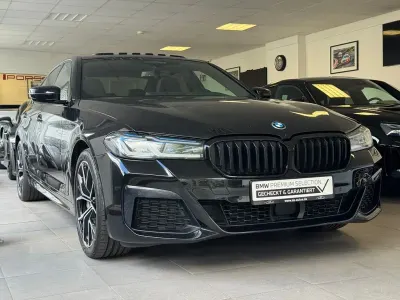 Gebraucht BMW 545e M Sport 394 PS (289 kW) 2022 Black sapphire metallic Limousine