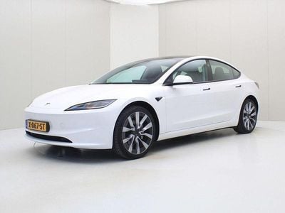 Second-hand Tesla Model 3 Standard Range 225 kW (306 CP) 2024 Alb Berlinǎ