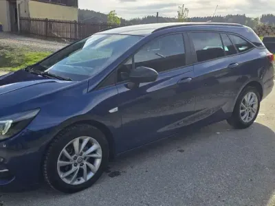 Używany Opel Astra Design & Tech 122 KM (89 kW) 2021 Niebieski Kombi