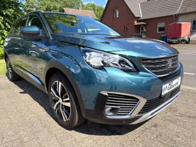Gebraucht Peugeot 5008 Allure 131 PS (96 kW) 2018 Grün SUV