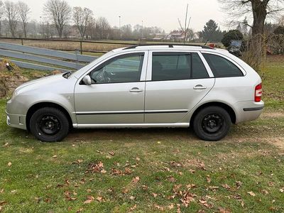 Silber Gebraucht 2007 Skoda Fabia Kombi | 4.950 €