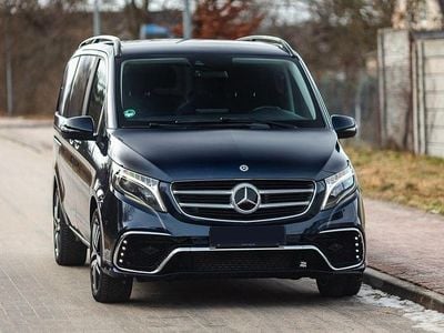 Gebraucht Mercedes V220 Edition 163 PS (119 kW) 2018 Blau Van / Kleinbus
