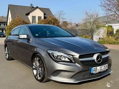 Gebraucht Mercedes CLA200 Shooting Brake 136 PS (100 kW) 2018 Grau Kombi
