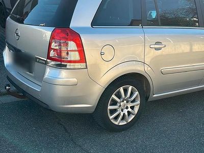 Silber Gebraucht 2008 Opel Zafira Van / Kleinbus | 3.500 €