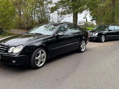 Schwarz Gebraucht 2002 Mercedes CLK500 AMG Coupé | 19.900 €