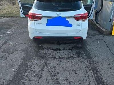 Second-hand Hyundai i40 Trend 141 CP (103 kW) 2016 Alb Break