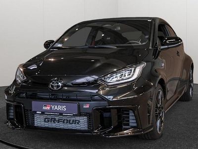 Schwarz Neu 2025 Toyota Yaris Limousine | 55.990 € (Etwas zu teuer)