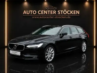 Gebraucht Volvo V90 Momentum 190 PS (139 kW) 2020 Schwarz Kombi