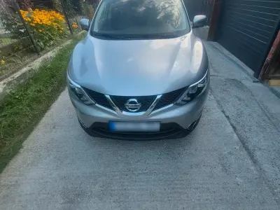 Gebraucht Nissan Qashqai Tekna 131 PS (96 kW) 2015 Silber SUV
