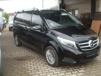 Gebraucht Mercedes V200 Avantgarde 136 PS (100 kW) 2015 Schwarz Van / Kleinbus