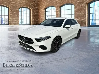 Gebraucht Mercedes A200 150 PS (110 kW) 2025 Unilack polarweiß Limousine