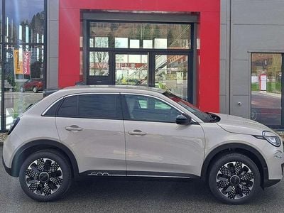 Neu Fiat 600 La Prima 145 PS (106 kW) 2026 Cappuccino beige SUV