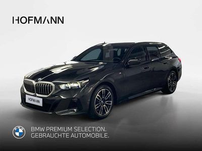 Gebraucht BMW 520 M Sport 197 PS (144 kW) 2025 Sophistograu brillanteffekt me Kombi
