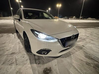 Gebraucht Mazda 3 Inclusive 120 PS (88 kW) 2015 Weiß Limousine