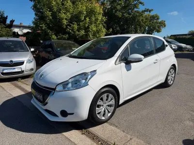Gebraucht Peugeot 208 Active 68 PS (50 kW) 2014 Weiß Kleinwagen