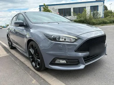 Gebraucht Ford Focus ST 250 PS (183 kW) 2018 Grau Limousine