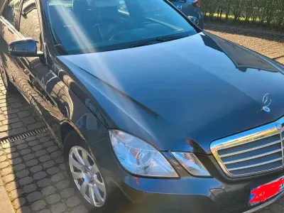 Gebraucht Mercedes E220 176 PS (129 kW) 2010 Grau Limousine