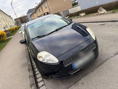 Begagnad Fiat Grande Punto 65 HK (47 kW) 2009 Svart Halvkombi