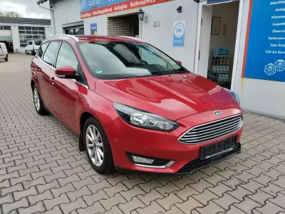 Używany Ford Focus Titanium 120 KM (88 kW) 2015 Czerwony Kombi