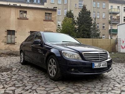 Gebraucht Mercedes C200 136 PS (100 kW) 2010 Blau Limousine