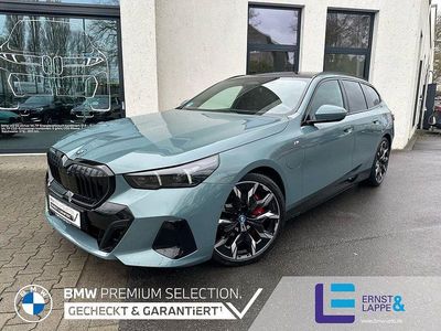 Gebraucht BMW 550e M Sport 489 PS (359 kW) 2025 Cape york grün Kombi