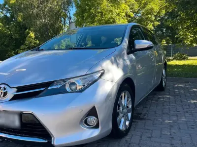 Gebraucht Toyota Auris 90 PS (66 kW) 2013 Silber Kombi