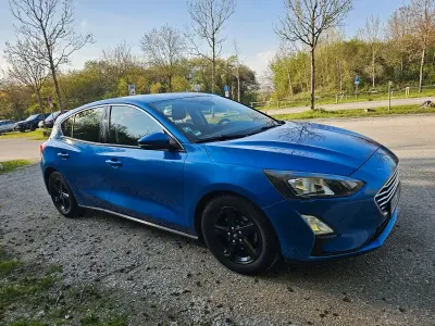 Gebraucht Ford Focus Titanium 120 PS (88 kW) 2019 Blau Limousine
