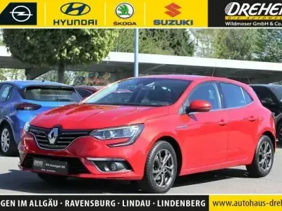 Używany Renault Mégane Intens 2017 Czerwony