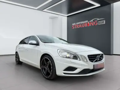 Gebraucht Volvo V60 R-Design 196 PS (144 kW) 2011 Weiß Kombi