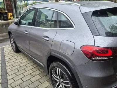 Gebraucht Mercedes GLA180 116 PS (85 kW) 2022 Grau SUV
