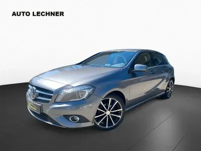 Gebraucht Mercedes A180 109 PS (80 kW) 2015 Grau Limousine