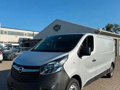 Gebraucht Opel Vivaro 116 PS (85 kW) 2016 Silber Van / Kleinbus