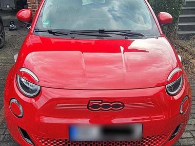 Second-hand Fiat 500e Red 69 kW (95 CP) 2023 Roșu Hatchback