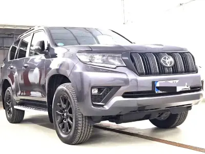 Gebraucht Toyota Land Cruiser TEC-Edition 205 PS (150 kW) 2024 Grau SUV