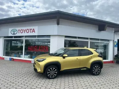 Gebraucht Toyota Yaris Cross Team 116 PS (85 kW) 2022 Gold SUV