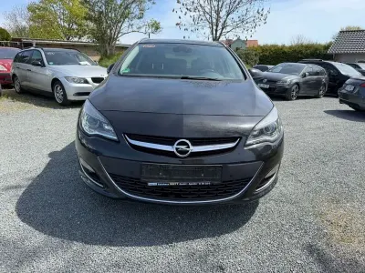 Używany Opel Astra Exklusiv 140 KM (102 kW) 2015 Czarny Kombi