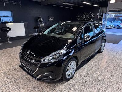 Gebraucht Peugeot 208 Signature Sky 82 PS (60 kW) 2019 Schwarz Kleinwagen