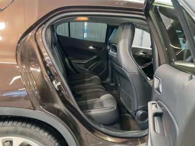 Braun Gebraucht 2017 Mercedes GLA220 Urban SUV | 19.888 € (Fairer Preis)