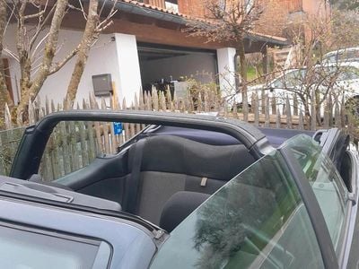 Usata VW Golf Cabriolet 101 CV (74 kW) 1998 Blu Cabrio