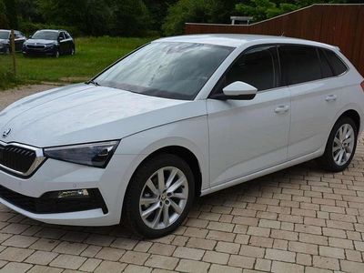 Neu Skoda Scala Dynamic 150 PS (110 kW) 2026 Moonweiss metallic Kleinwagen