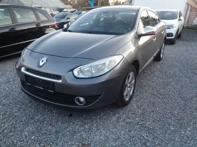 Gebraucht Renault Fluence Dynamique 140 PS (102 kW) 2010 Grau Limousine