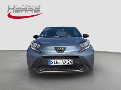 Gebraucht Toyota Aygo X Business Edition 72 PS (52 kW) 2025 Celestite grey SUV