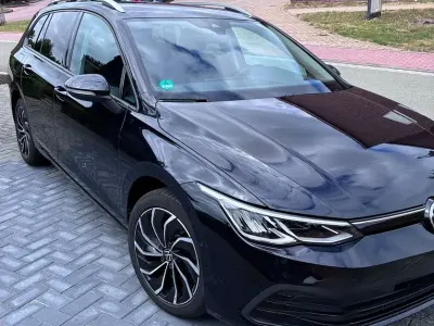 Gebraucht VW Golf VIII Life 150 PS (110 kW) 2021 Schwarz Kombi