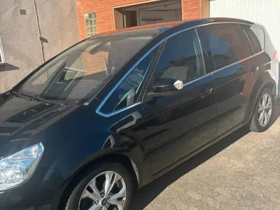 Gebraucht Ford S-MAX S 163 PS (119 kW) 2014 Schwarz Van / Kleinbus